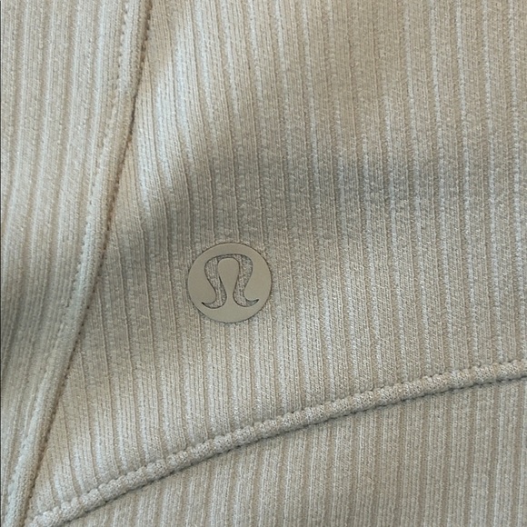 Lululemon Tank Top and Shorts Set. Size 4. - Picture 7 of 8